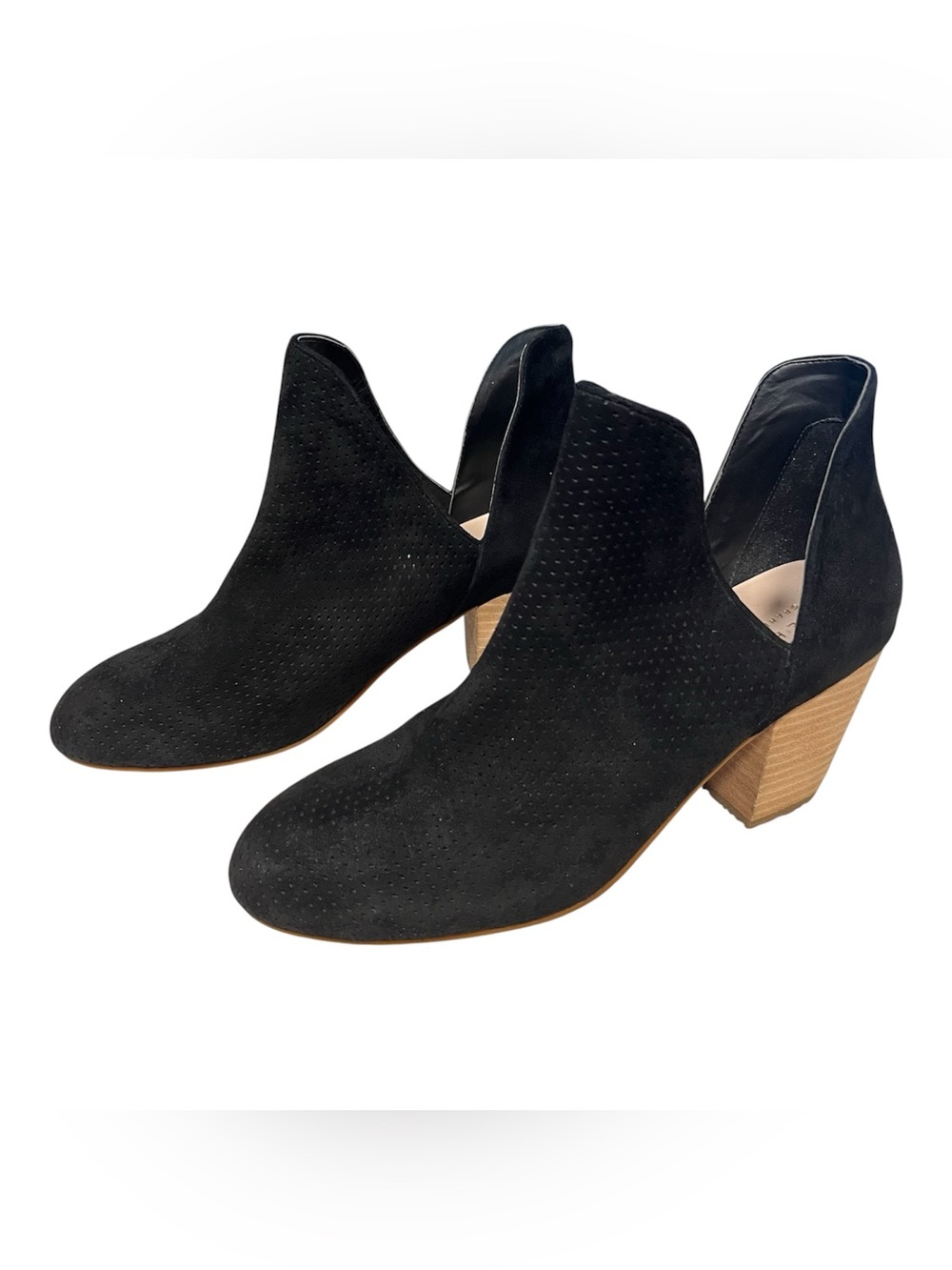Cole Haan Grand.Os Ferd Black Suede Women Sz 8 Perforated Ankle Boots Bootie EUC